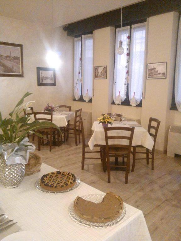 Locanda San Fiorenzo Fiorenzuola dʼArda Екстериор снимка