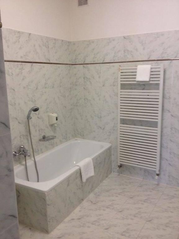 Locanda San Fiorenzo Fiorenzuola dʼArda Екстериор снимка