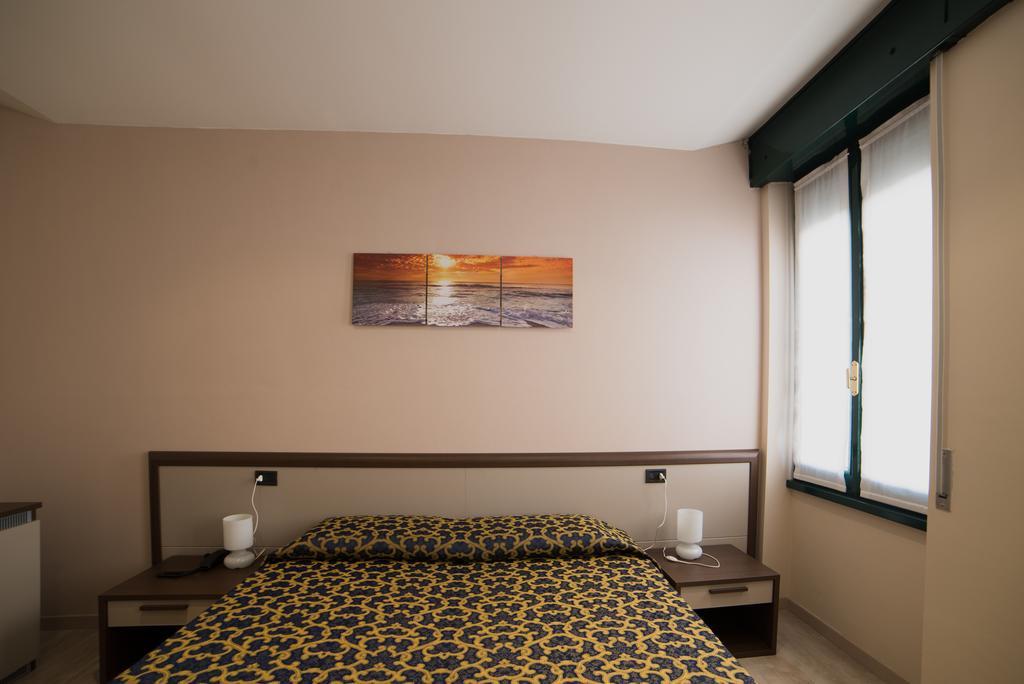 Locanda San Fiorenzo Fiorenzuola dʼArda Стая снимка