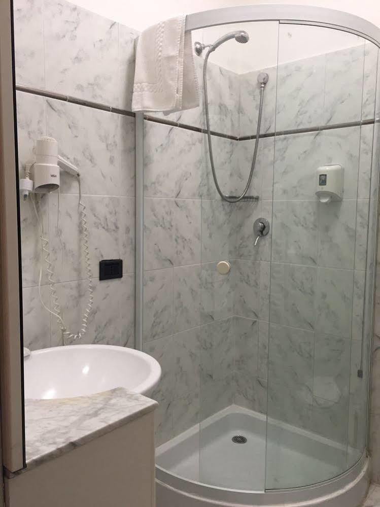 Locanda San Fiorenzo Fiorenzuola dʼArda Екстериор снимка