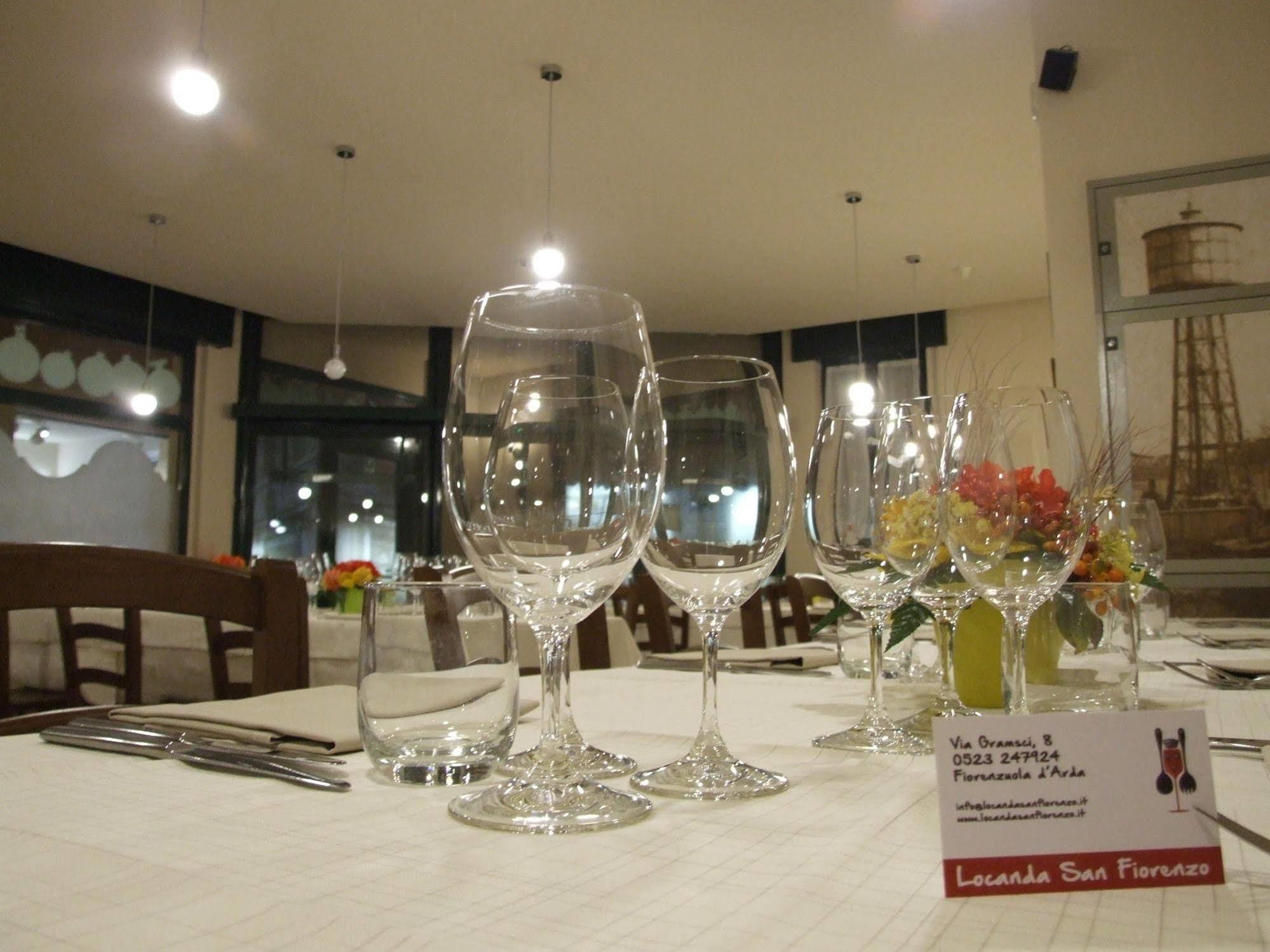 Locanda San Fiorenzo Fiorenzuola dʼArda Екстериор снимка