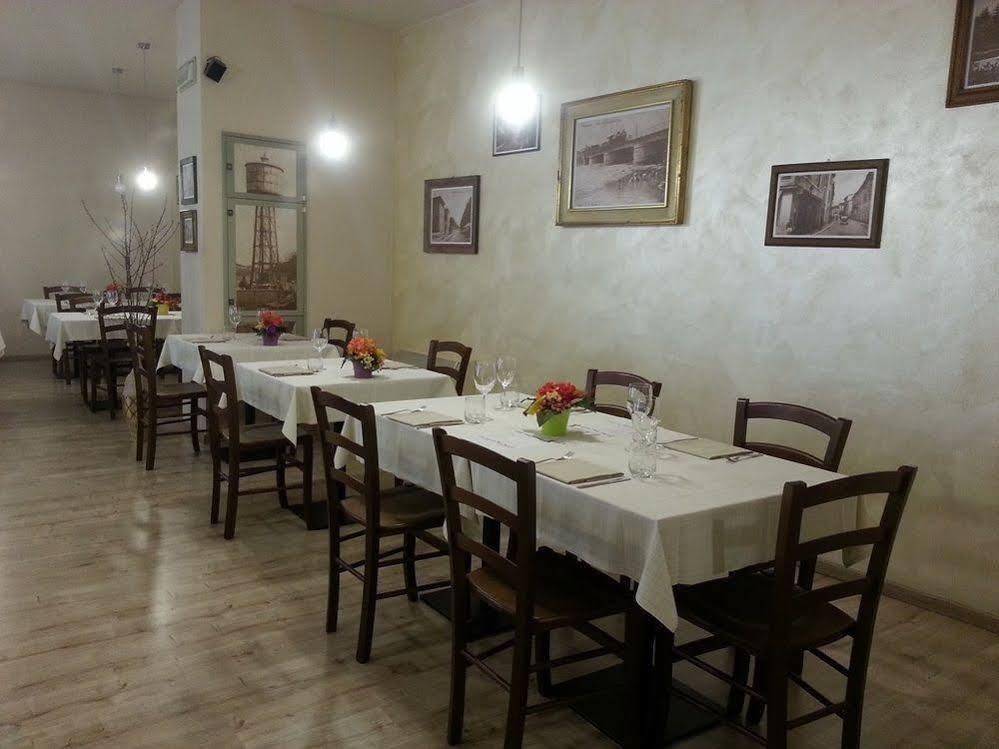 Locanda San Fiorenzo Fiorenzuola dʼArda Екстериор снимка